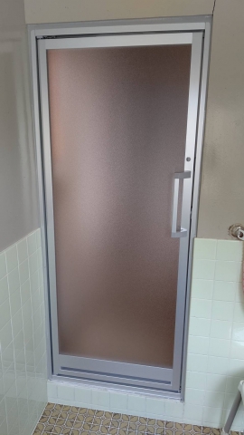 【伊達保原店】折戸からドアに浴室ドアリフォーム！